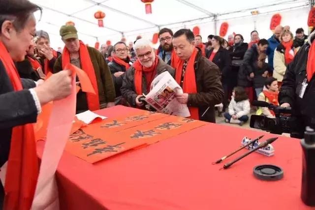 欧洲媒体盛赞台儿庄古城大庙会海外专场：中国春节故事的讲述者