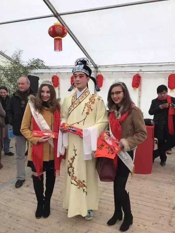 欧洲媒体盛赞台儿庄古城大庙会海外专场：中国春节故事的讲述者